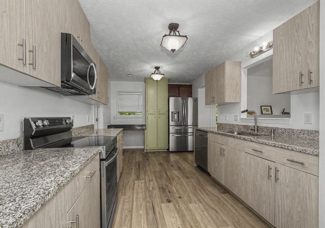 1371 CONSTITUTION DR, Clarksville, TN 37042