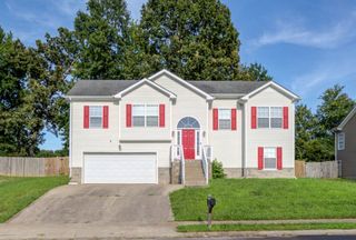 1371 CONSTITUTION DR, Clarksville, TN 37042