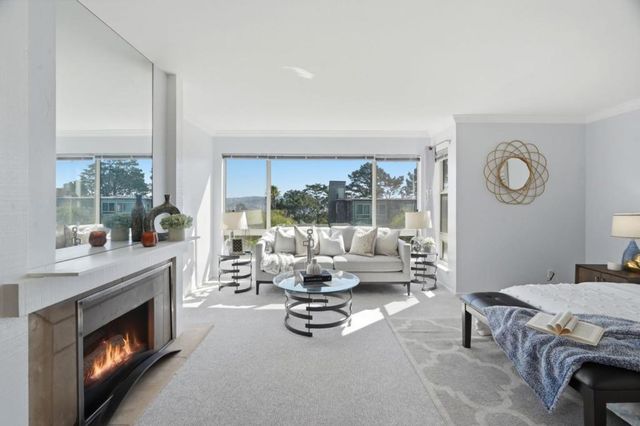 95 Red Rock Way 203M, San Francisco, CA 94131