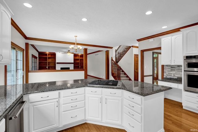 5324 Waterstone Drive, Mount Vernon, IN 47620