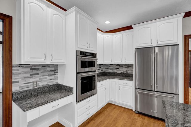 5324 Waterstone Drive, Mount Vernon, IN 47620