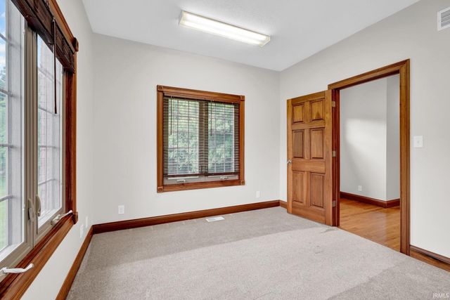 5324 Waterstone Drive, Mount Vernon, IN 47620