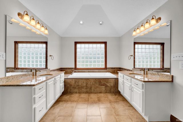 5324 Waterstone Drive, Mount Vernon, IN 47620