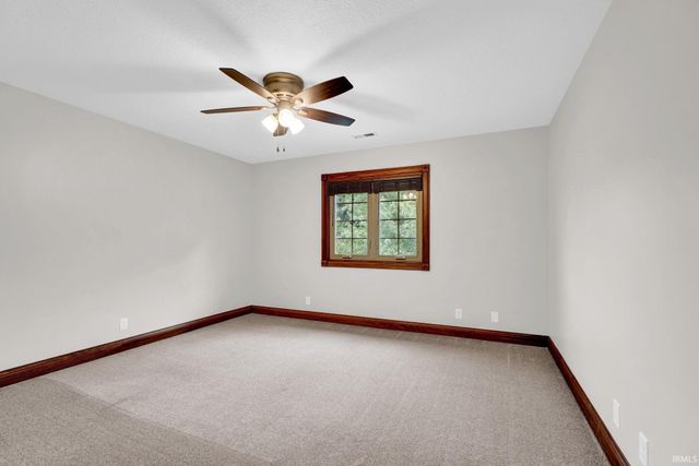5324 Waterstone Drive, Mount Vernon, IN 47620