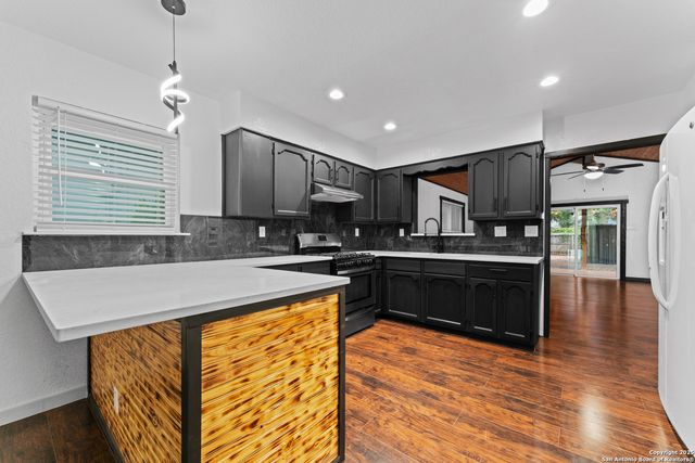 1638 W Ashby, San Antonio, TX 78201