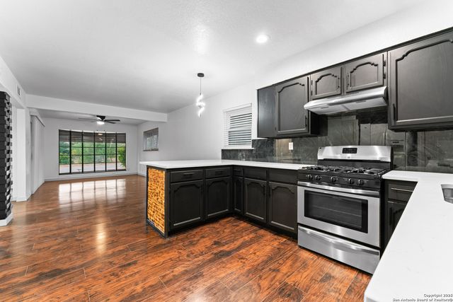 1638 W Ashby, San Antonio, TX 78201