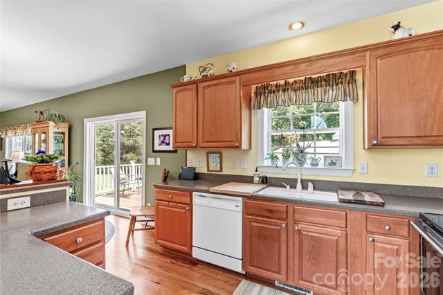 339 Johnson Farm Road, Hiddenite, NC 28636