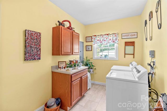 339 Johnson Farm Road, Hiddenite, NC 28636