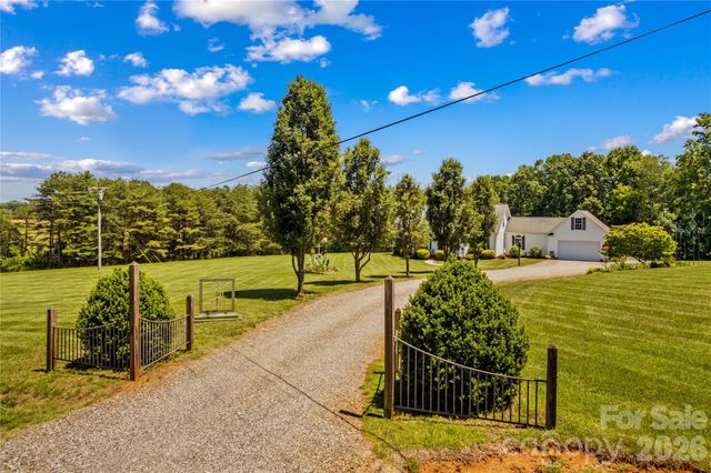 339 Johnson Farm Road, Hiddenite, NC 28636