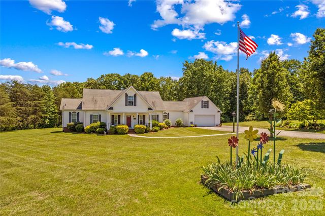 339 Johnson Farm Road, Hiddenite, NC 28636