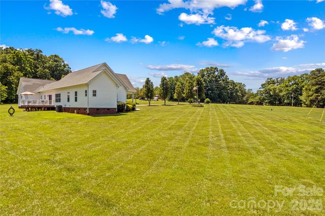 339 Johnson Farm Road, Hiddenite, NC 28636