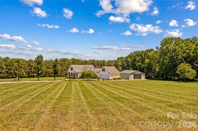 339 Johnson Farm Road, Hiddenite, NC 28636