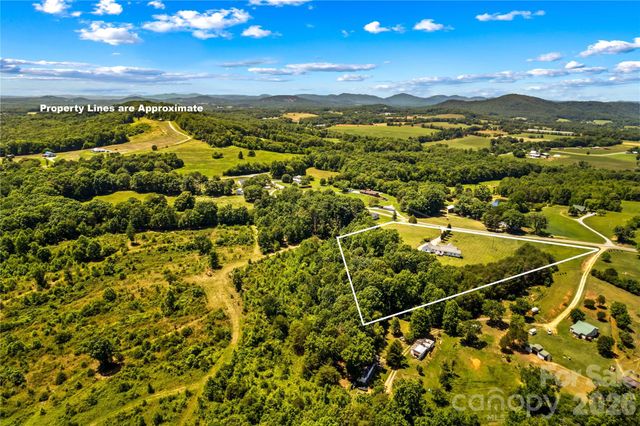 339 Johnson Farm Road, Hiddenite, NC 28636