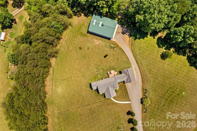 339 Johnson Farm Road, Hiddenite, NC 28636
