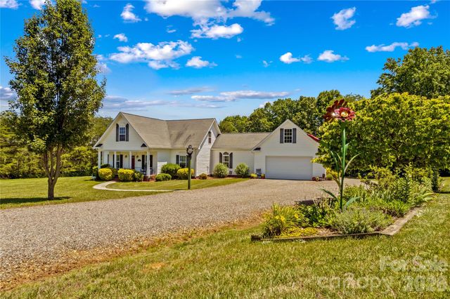 339 Johnson Farm Road, Hiddenite, NC 28636