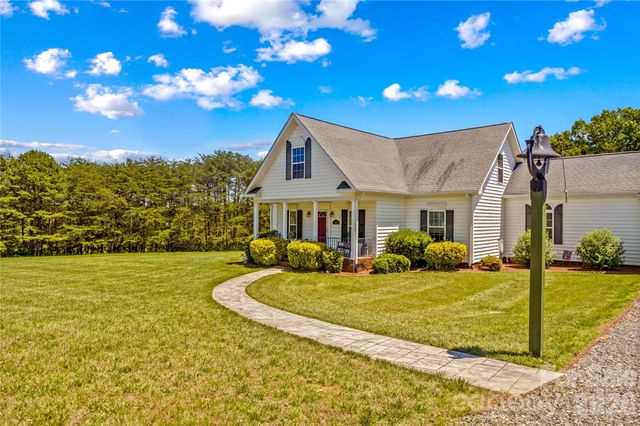 339 Johnson Farm Road, Hiddenite, NC 28636