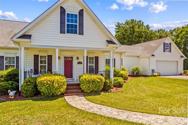 339 Johnson Farm Road, Hiddenite, NC 28636