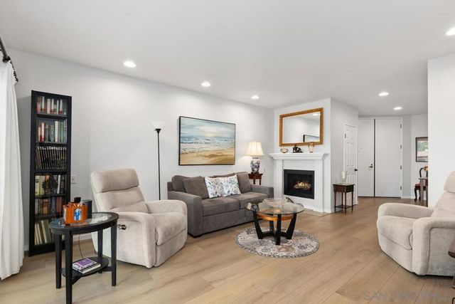 3570 1st Ave 15, San Diego, CA 92103