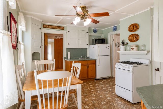 34 Railroad Avenue, Pine Bush, NY 12566