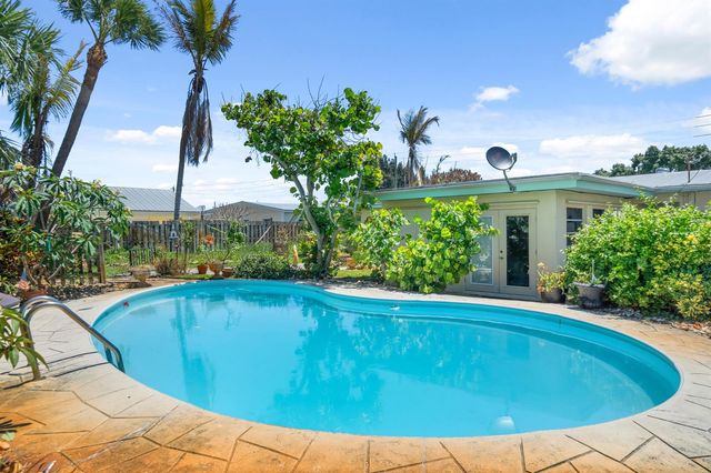 1644 NE Arch Avenue, Jensen Beach, FL 34957