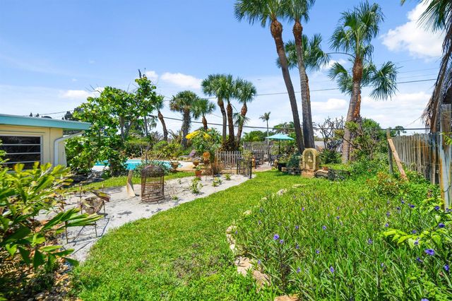 1644 NE Arch Avenue, Jensen Beach, FL 34957