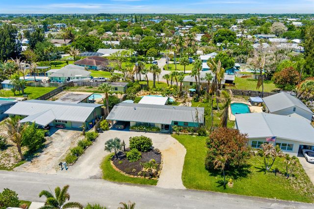 1644 NE Arch Avenue, Jensen Beach, FL 34957