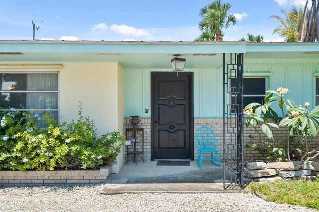 1644 NE Arch Avenue, Jensen Beach, FL 34957