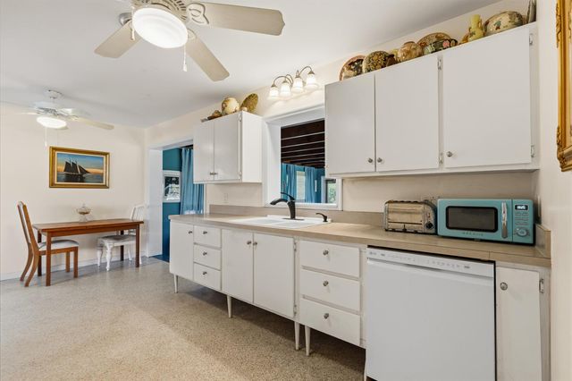 1644 NE Arch Avenue, Jensen Beach, FL 34957
