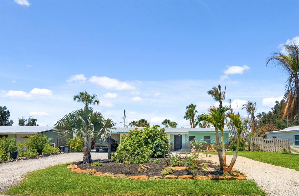 1644 NE Arch Avenue, Jensen Beach, FL 34957