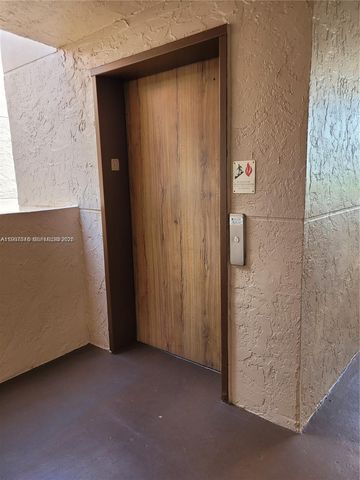 9520 Seagrape Dr 306, Davie, FL 33324