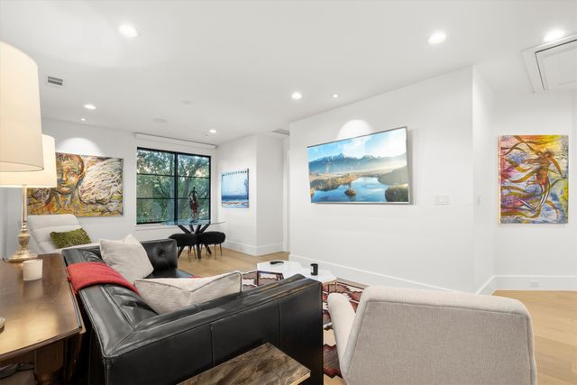 3771 Almazan Drive, Dallas, TX 75220