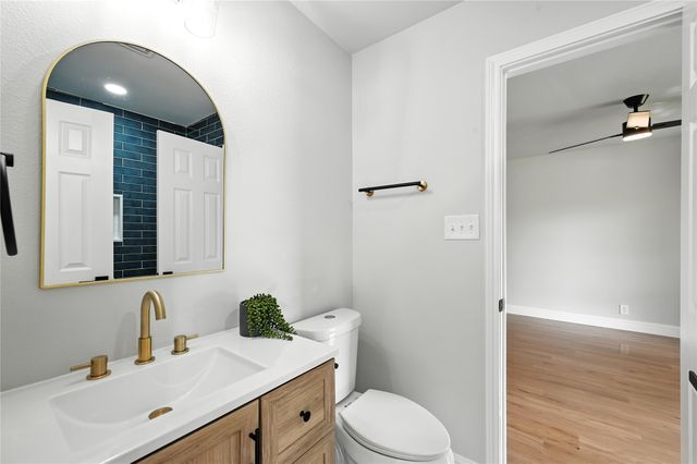 602 Pinebluff Drive, Lewisville, TX 75067