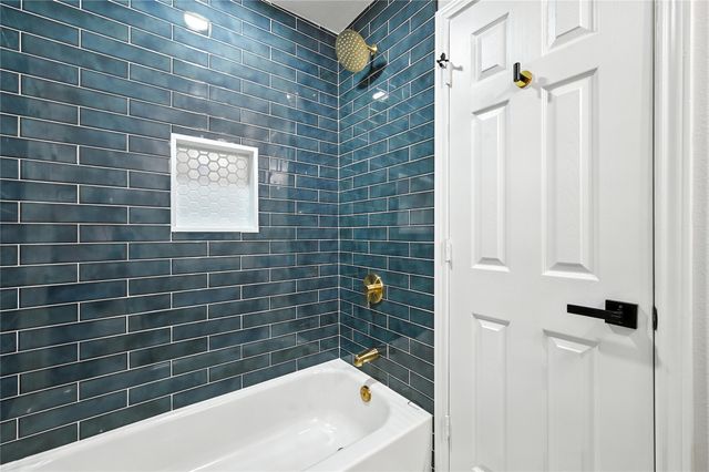 602 Pinebluff Drive, Lewisville, TX 75067