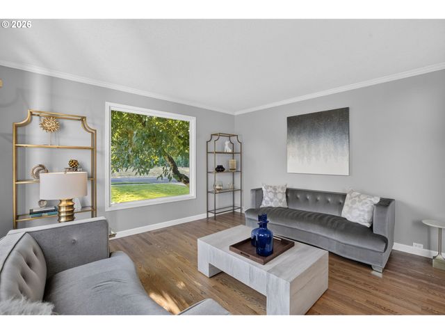 3709 ROSEPARK Dr, West Linn, OR 97068