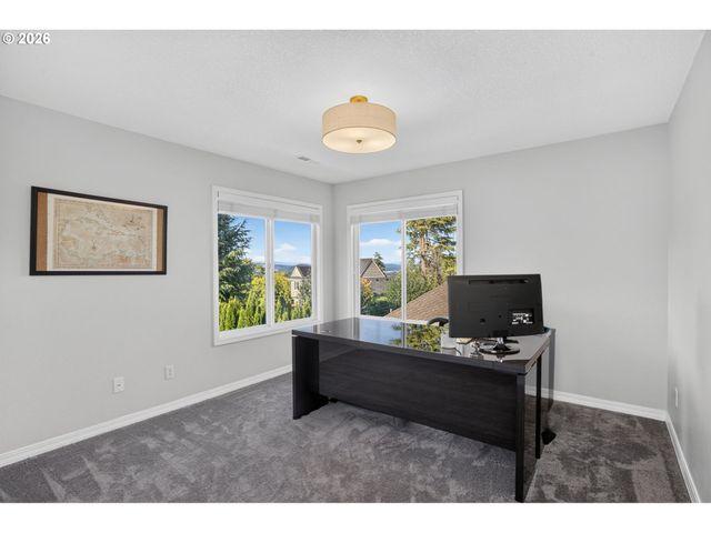 3709 ROSEPARK Dr, West Linn, OR 97068
