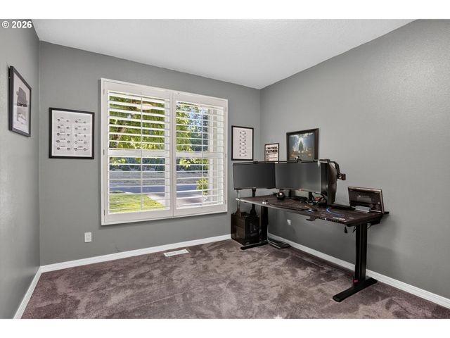 3709 ROSEPARK Dr, West Linn, OR 97068