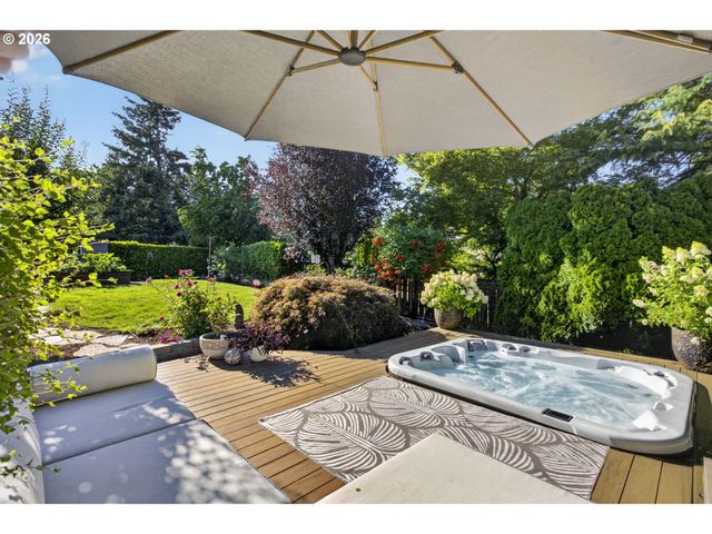 3709 ROSEPARK Dr, West Linn, OR 97068