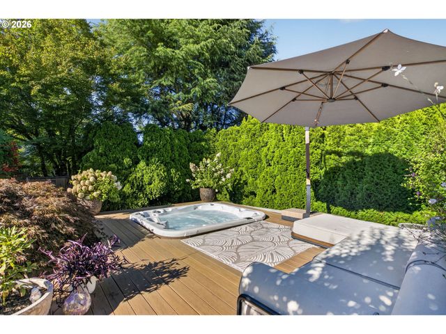 3709 ROSEPARK Dr, West Linn, OR 97068