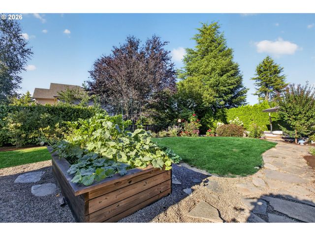 3709 ROSEPARK Dr, West Linn, OR 97068