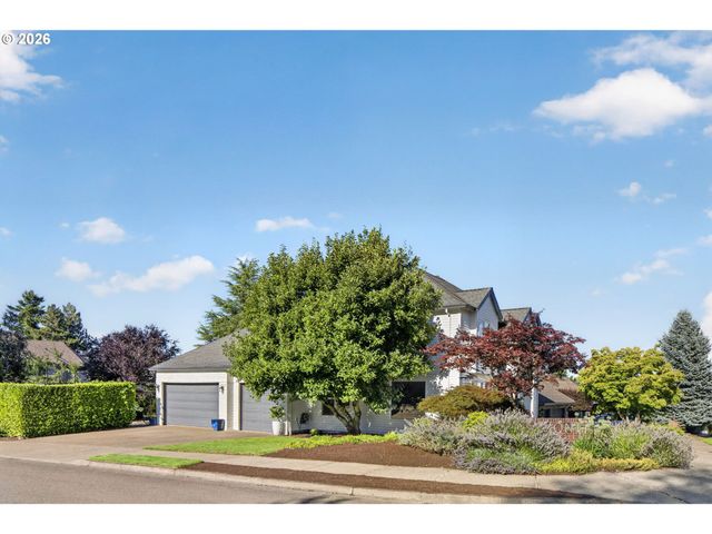 3709 ROSEPARK Dr, West Linn, OR 97068