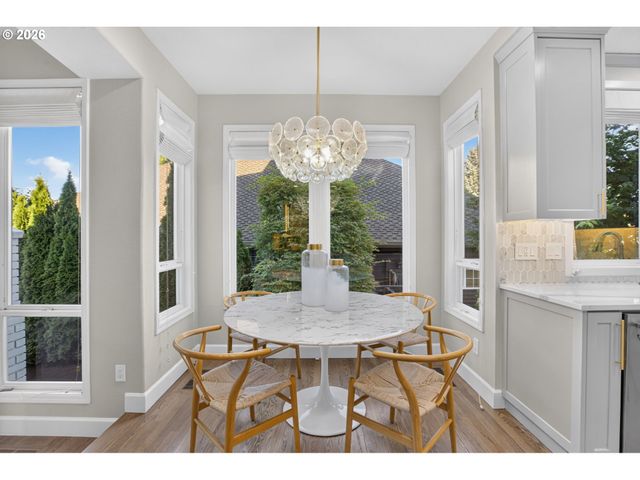 3709 ROSEPARK Dr, West Linn, OR 97068