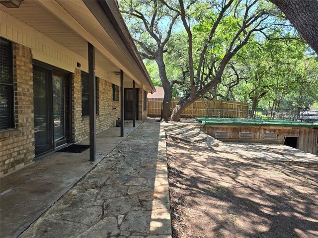 414 Granada Calle Court, Granbury, TX 76049