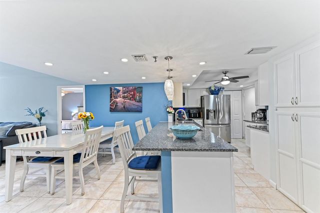198 NW 67th Street 207, Boca Raton, FL 33487