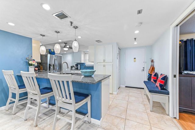 198 NW 67th Street 207, Boca Raton, FL 33487