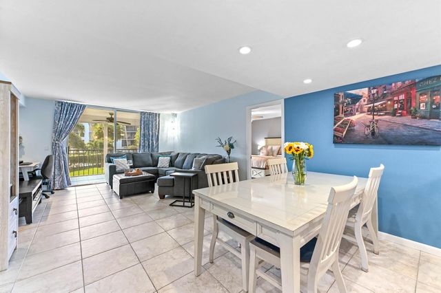 198 NW 67th Street 207, Boca Raton, FL 33487