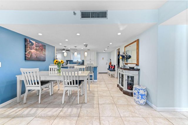 198 NW 67th Street 207, Boca Raton, FL 33487