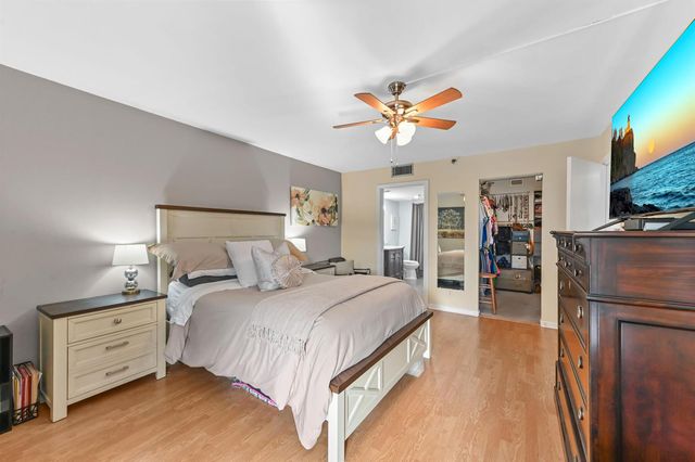 198 NW 67th Street 207, Boca Raton, FL 33487