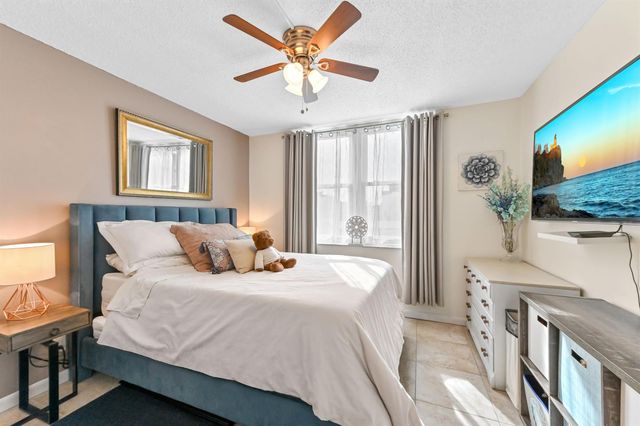 198 NW 67th Street 207, Boca Raton, FL 33487