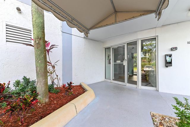 198 NW 67th Street 207, Boca Raton, FL 33487