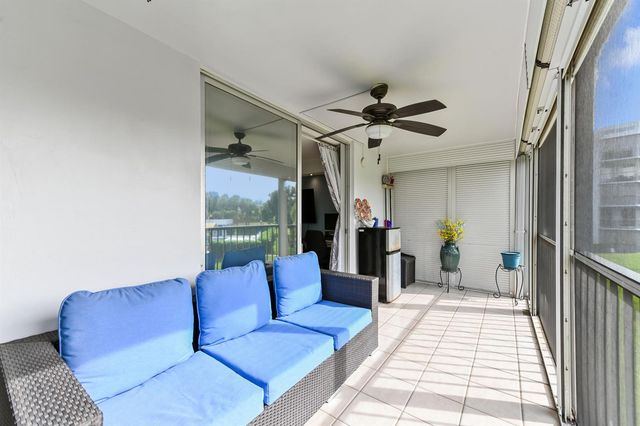 198 NW 67th Street 207, Boca Raton, FL 33487